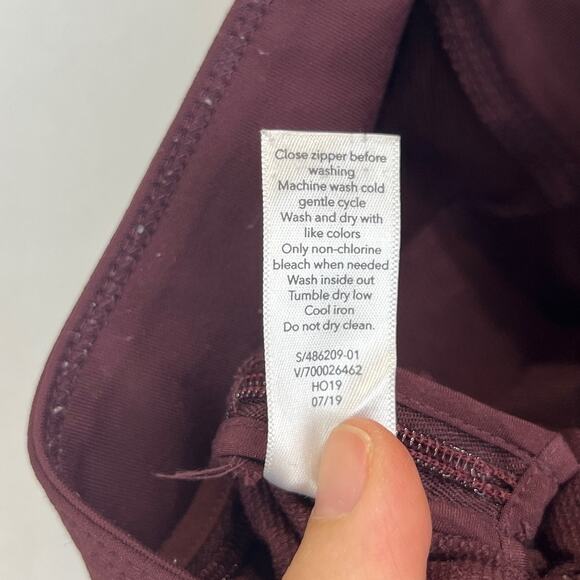 ATHLETA Wander Slim Ankle Pants Maroon Wine Burgundy Red 486209 10T 10 Tall - Picture 9 of 10